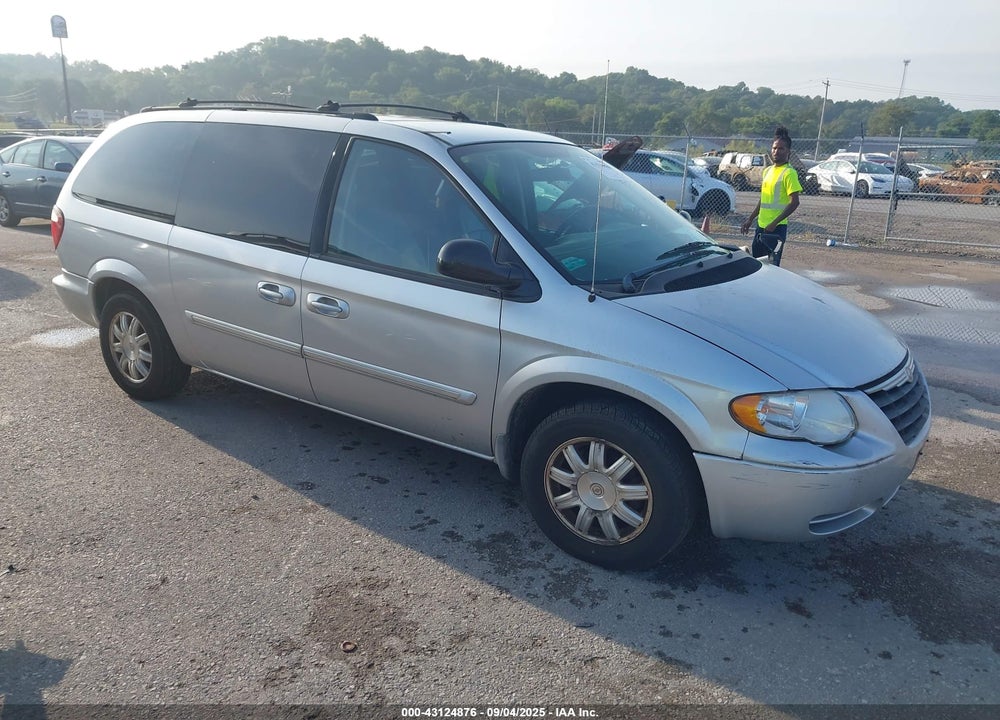 2005 CHRYSLER TOWN & COUNTRY TOURING VIN: 2C4GP54L75R460636