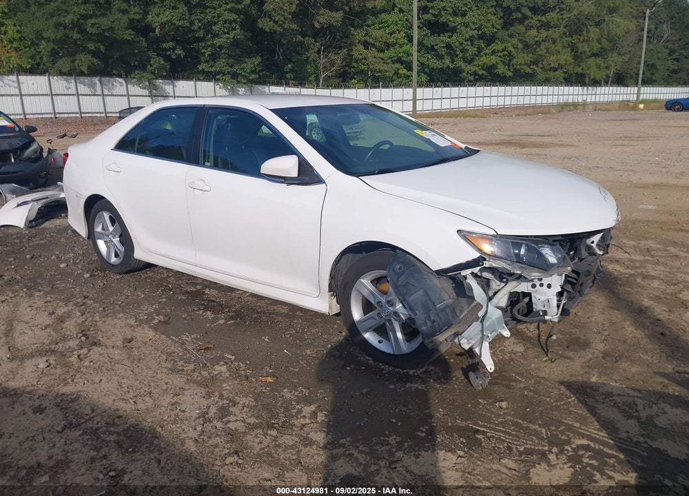 2014 TOYOTA CAMRY SE VIN: 4T1BF1FK8EU425404