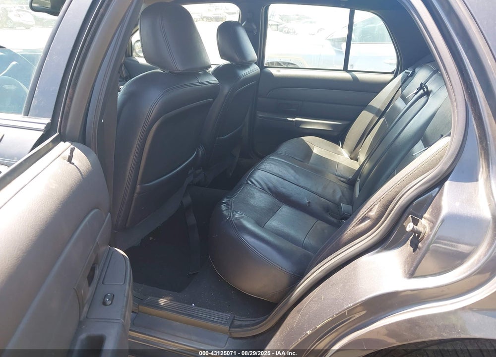 2004 FORD CROWN VICTORIA LX VIN: 2FAFP74W74X171225
