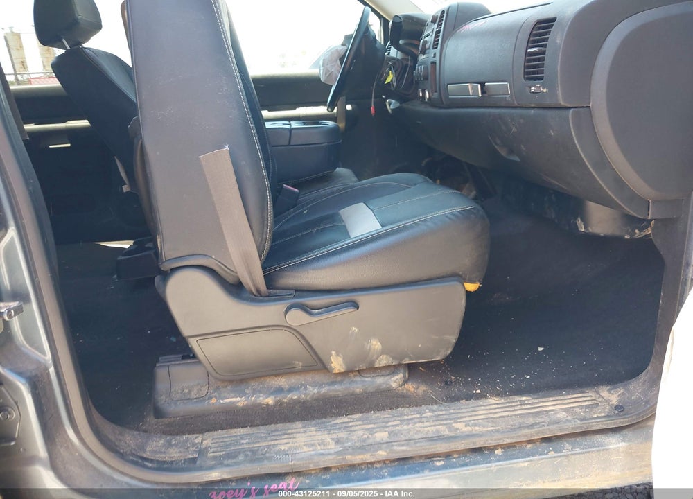 2008 CHEVROLET SILVERADO 1500 LT1 VIN: 3GCEK13318G139623