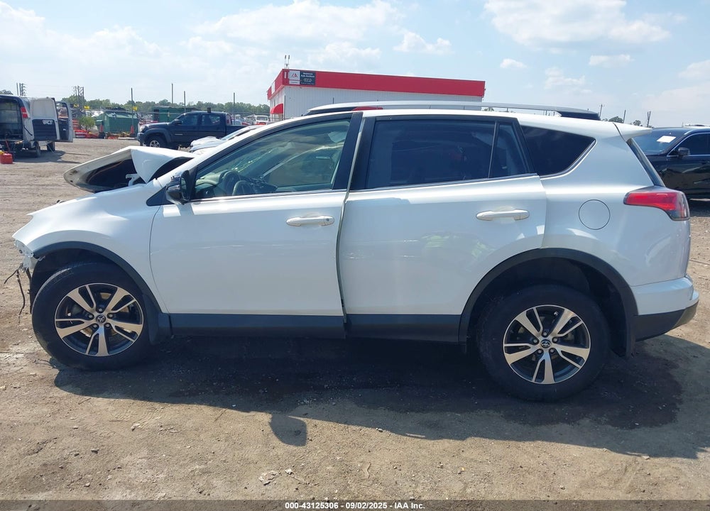2018 TOYOTA RAV4 XLE VIN: JTMWFREV7JJ159398