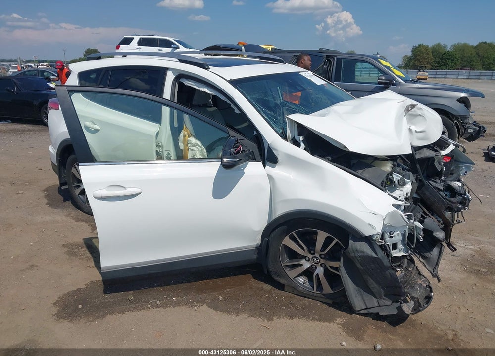 2018 TOYOTA RAV4 XLE VIN: JTMWFREV7JJ159398
