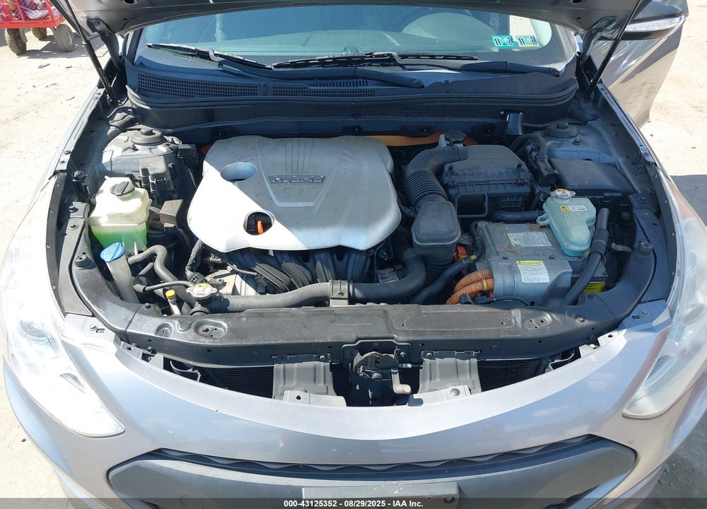 2014 HYUNDAI SONATA HYBRID VIN: KMHEC4A45EA118080