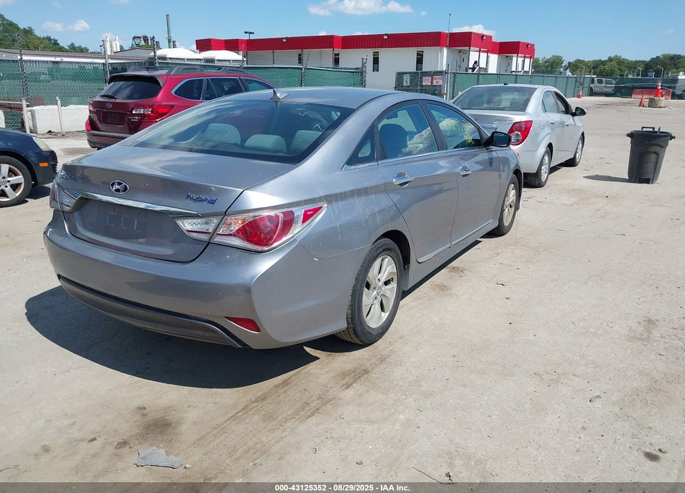 2014 HYUNDAI SONATA HYBRID VIN: KMHEC4A45EA118080