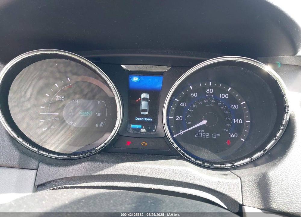 2014 HYUNDAI SONATA HYBRID VIN: KMHEC4A45EA118080