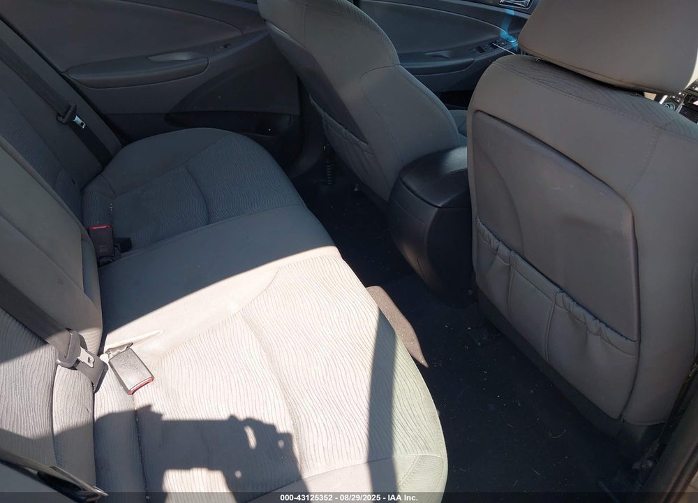 2014 HYUNDAI SONATA HYBRID VIN: KMHEC4A45EA118080