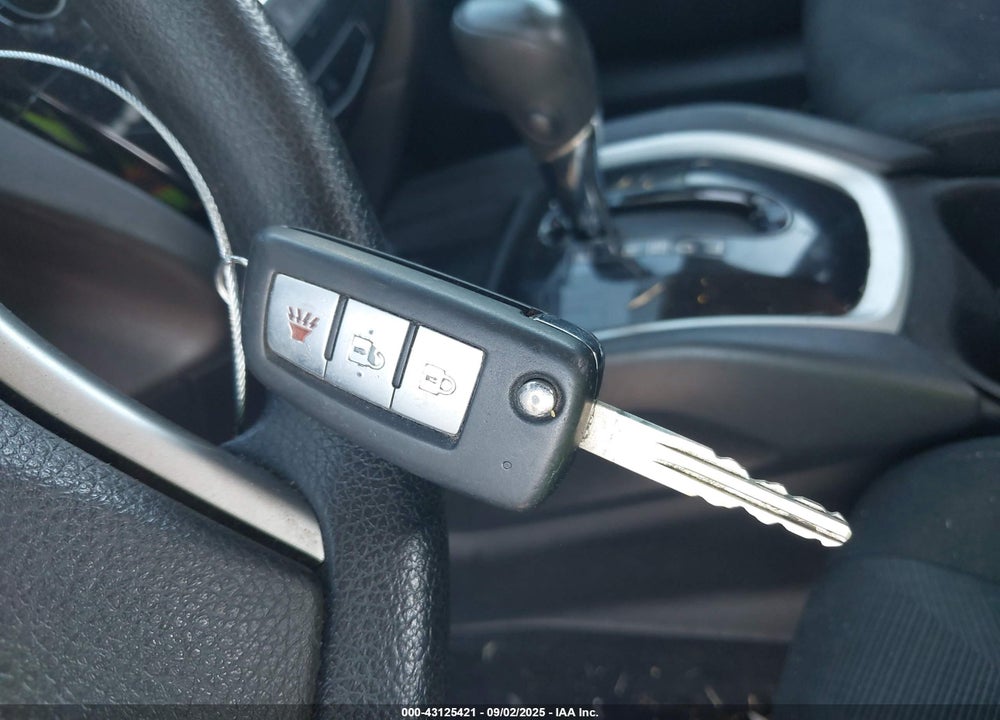 2016 NISSAN ROGUE VIN: 5N1AT2MT8GC857716