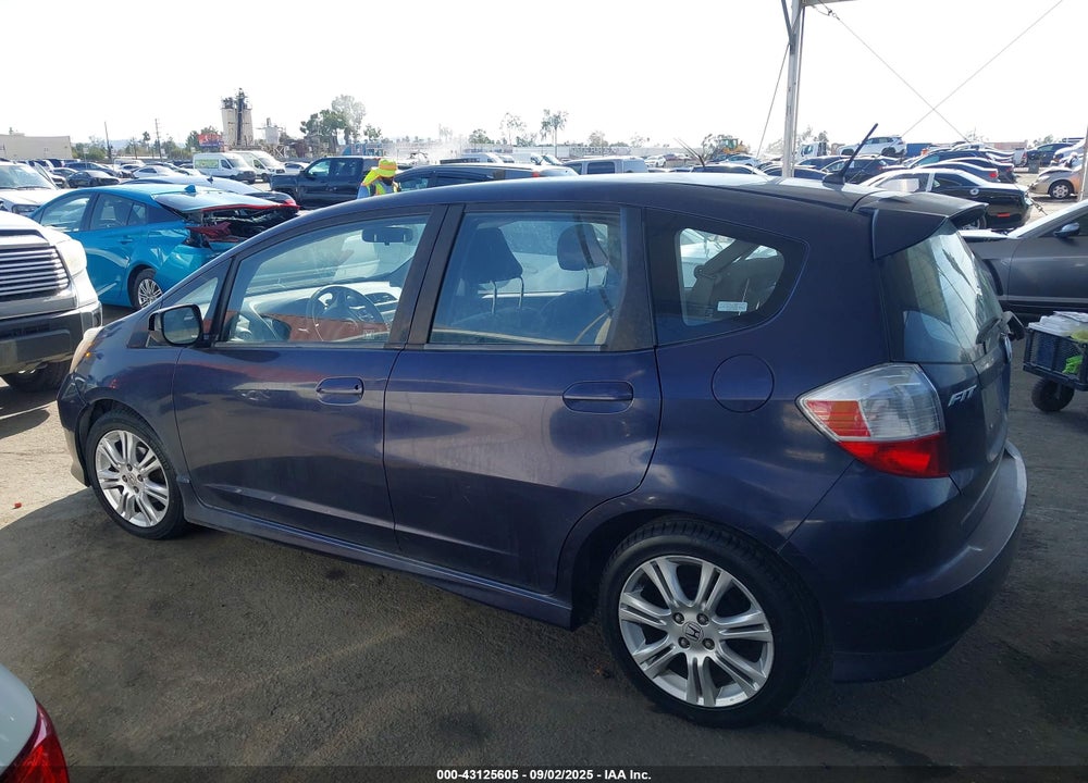 2009 HONDA FIT VIN: JHMGE88469S033252
