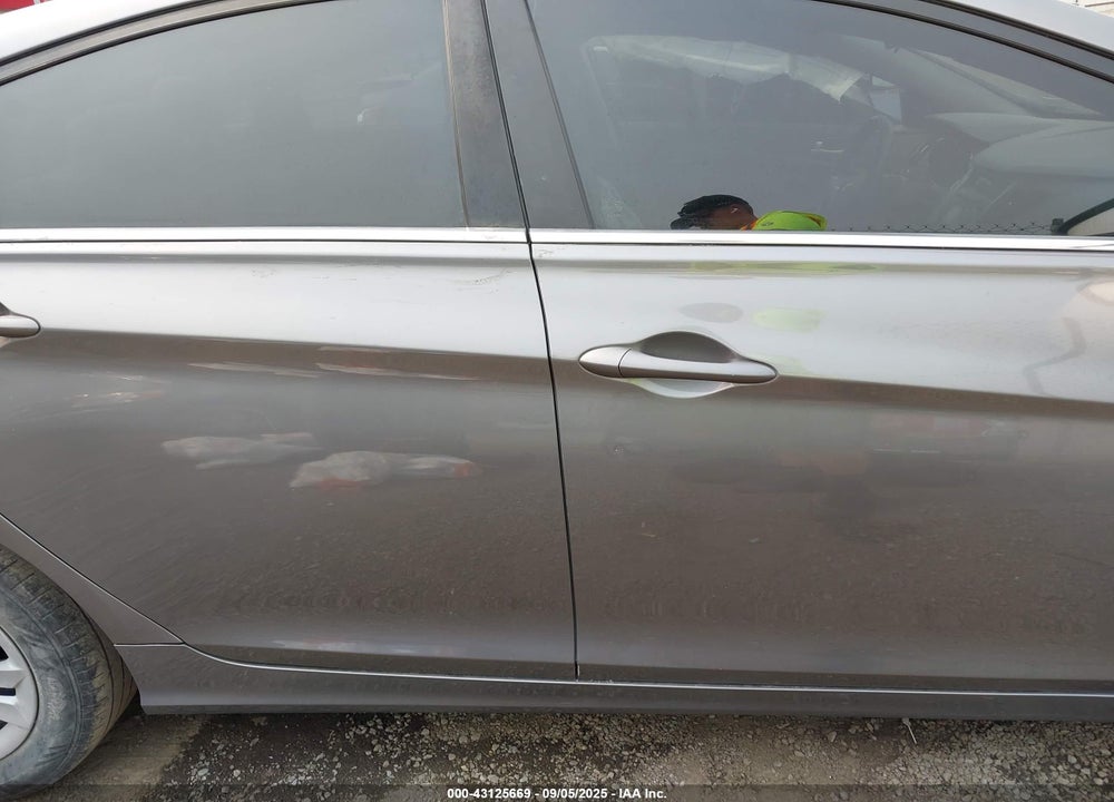 2011 HYUNDAI SONATA VIN: 5NPEB4AC4BH048266