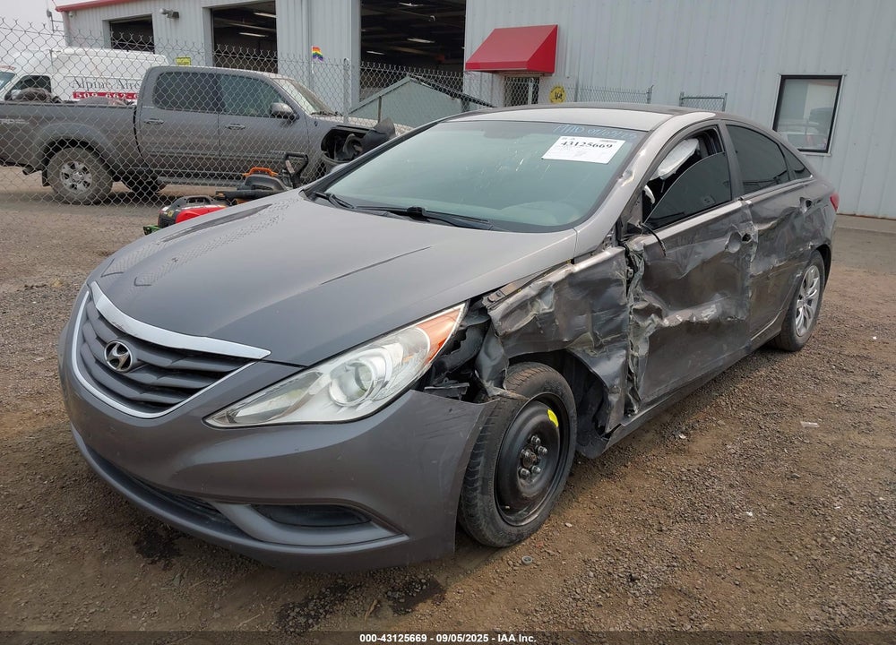 2011 HYUNDAI SONATA VIN: 5NPEB4AC4BH048266