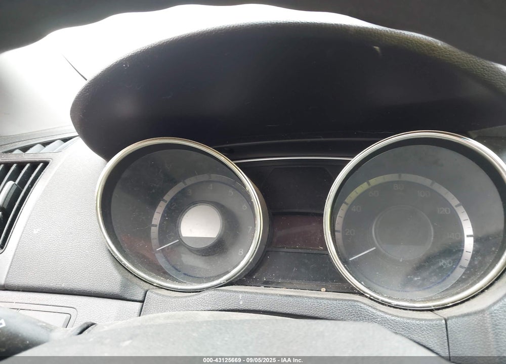 2011 HYUNDAI SONATA VIN: 5NPEB4AC4BH048266