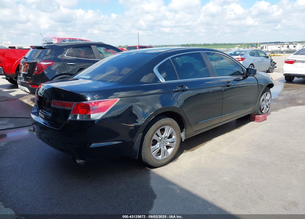 2011 HONDA ACCORD VIN: 1HGCP2F43BA105824