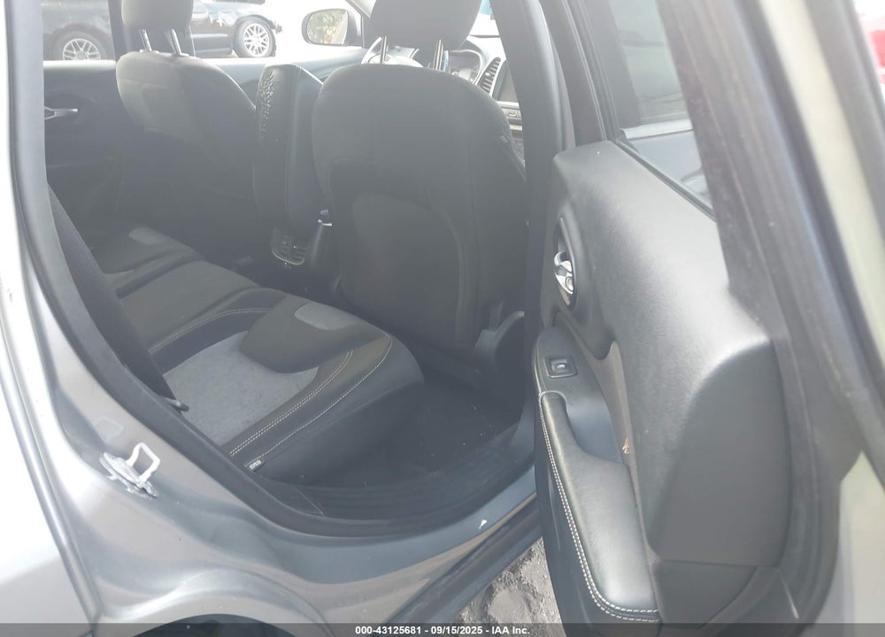 2014 JEEP CHEROKEE VIN: 1C4PJMCB7EW196698