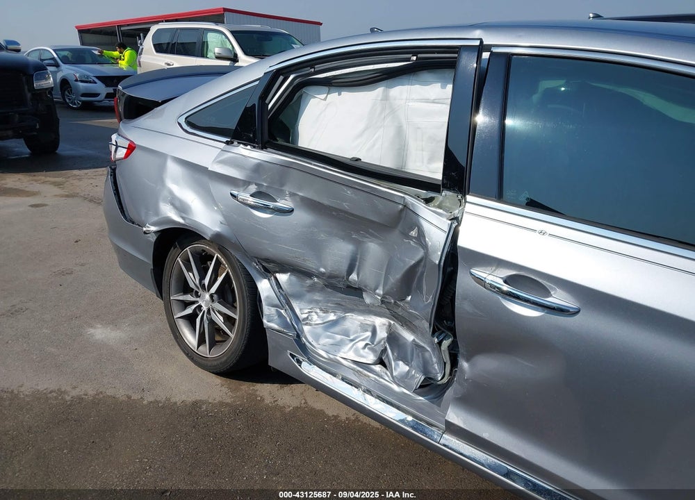 2015 HYUNDAI SONATA VIN: 5NPE34AB0FH060828