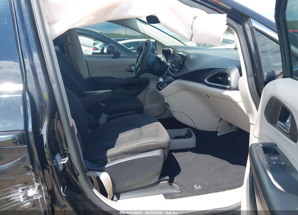 2017 CHRYSLER PACIFICA VIN: 2C4RC1CG5HR531693