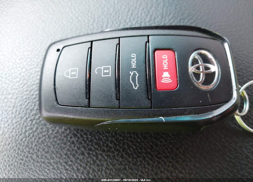 2025 TOYOTA CAMRY LE VIN: 4T1DAACK0SU568290