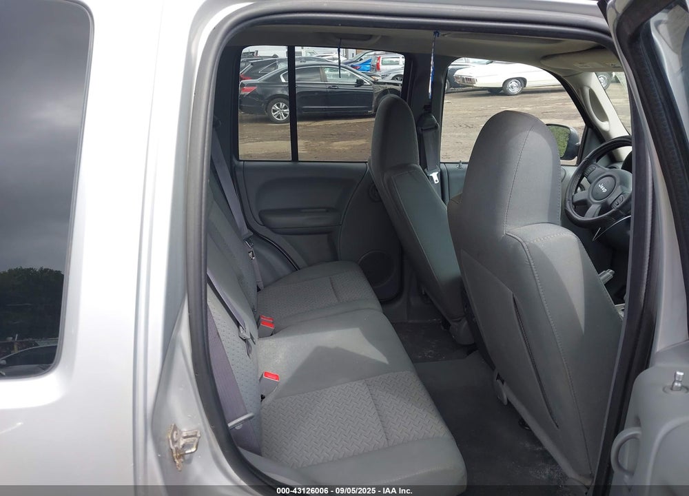 2005 JEEP LIBERTY RENEGADE VIN: 1J4GL38K15W724985