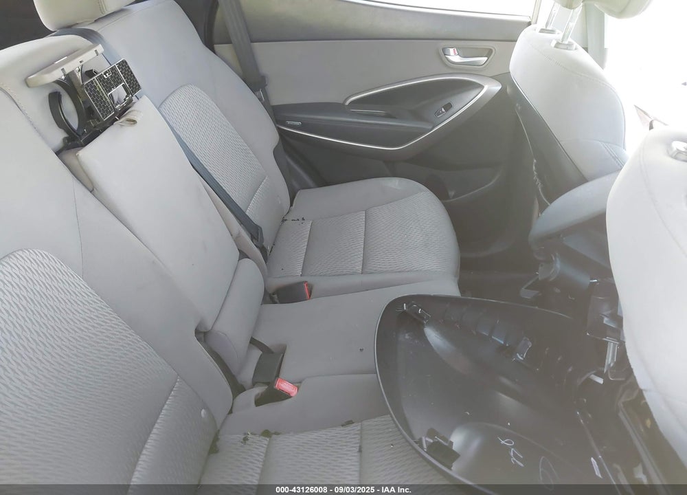 2016 HYUNDAI SANTA FE VIN: 5XYZT3LB7GG372081