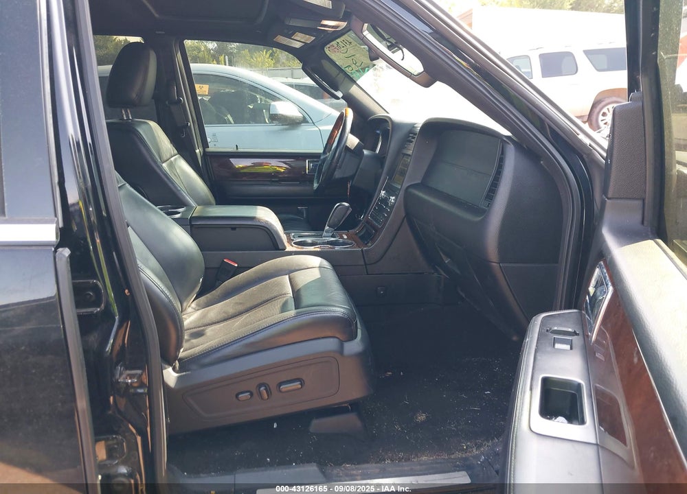 2016 LINCOLN NAVIGATOR VIN: 5LMJJ2JT3GEL01552