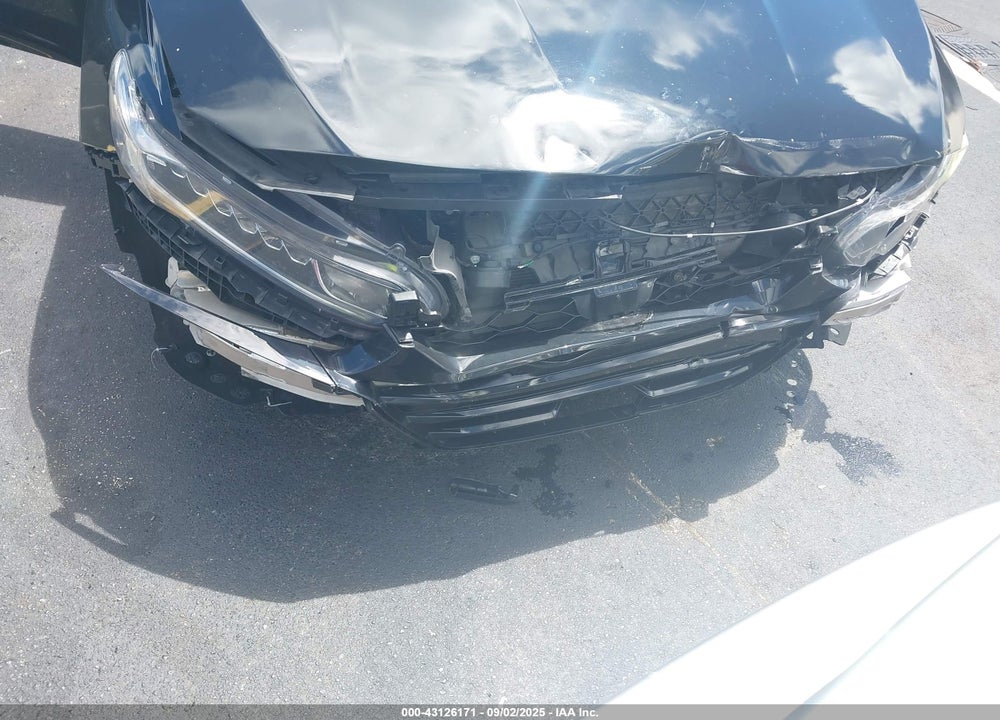 2018 HONDA ACCORD VIN: 1HGCV1F18JA033412