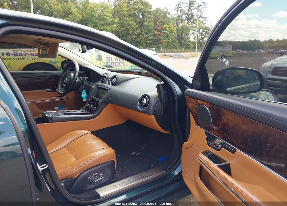 2013 JAGUAR XJ SERIES VIN: SAJWA1C75D8V41124