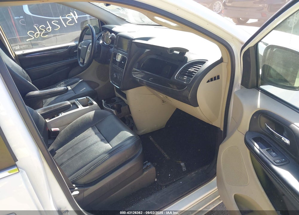 2015 CHRYSLER TOWN & COUNTRY VIN: 2C4RC1BG8FR752378