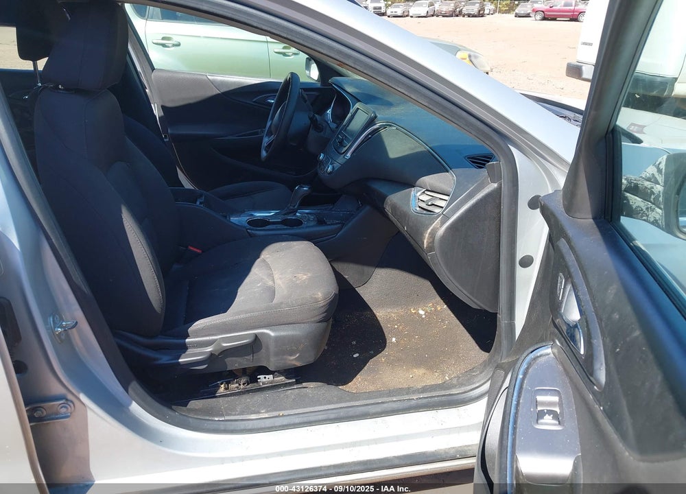 2018 CHEVROLET MALIBU VIN: 1G1ZD5ST8JF160795