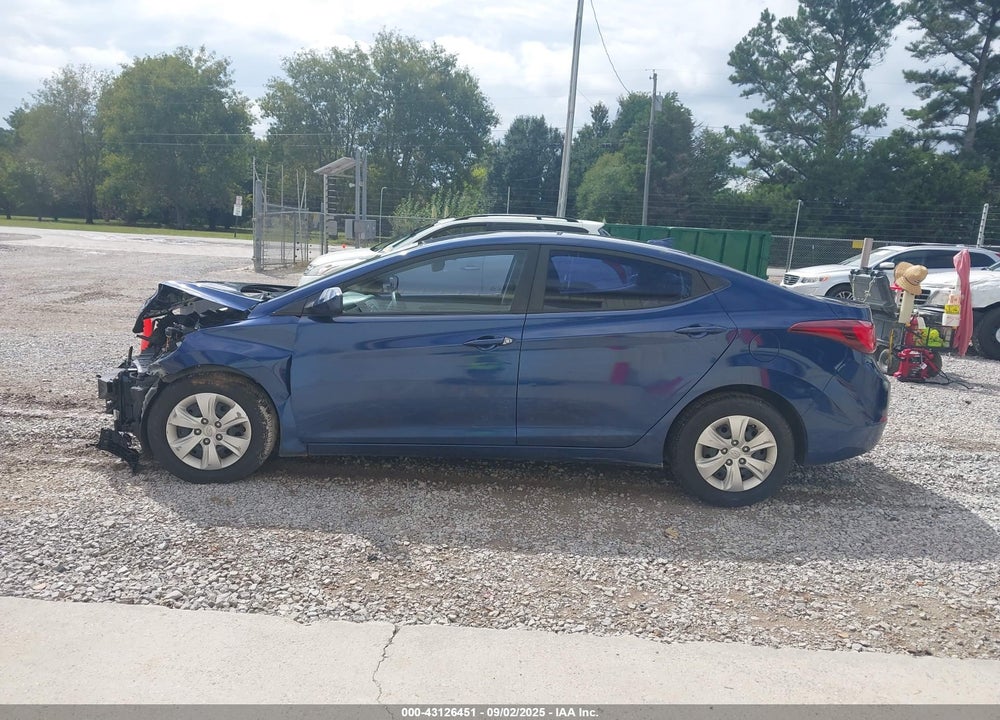 2016 HYUNDAI ELANTRA VIN: 5NPDH4AEXGH737179