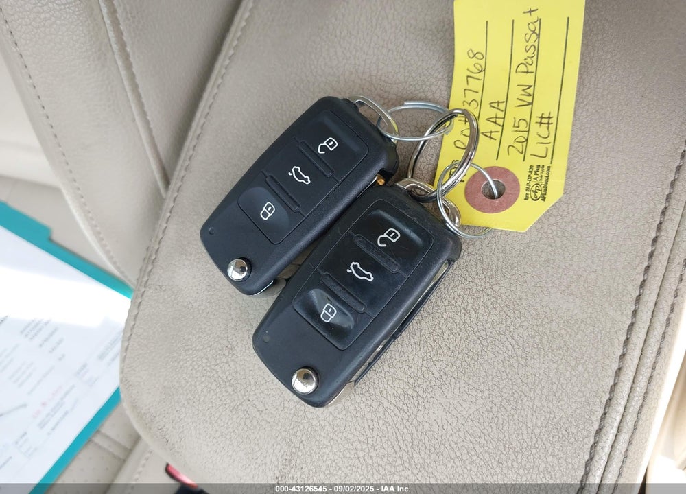 2015 VOLKSWAGEN PASSAT VIN: 1VWAS7A37FC077453