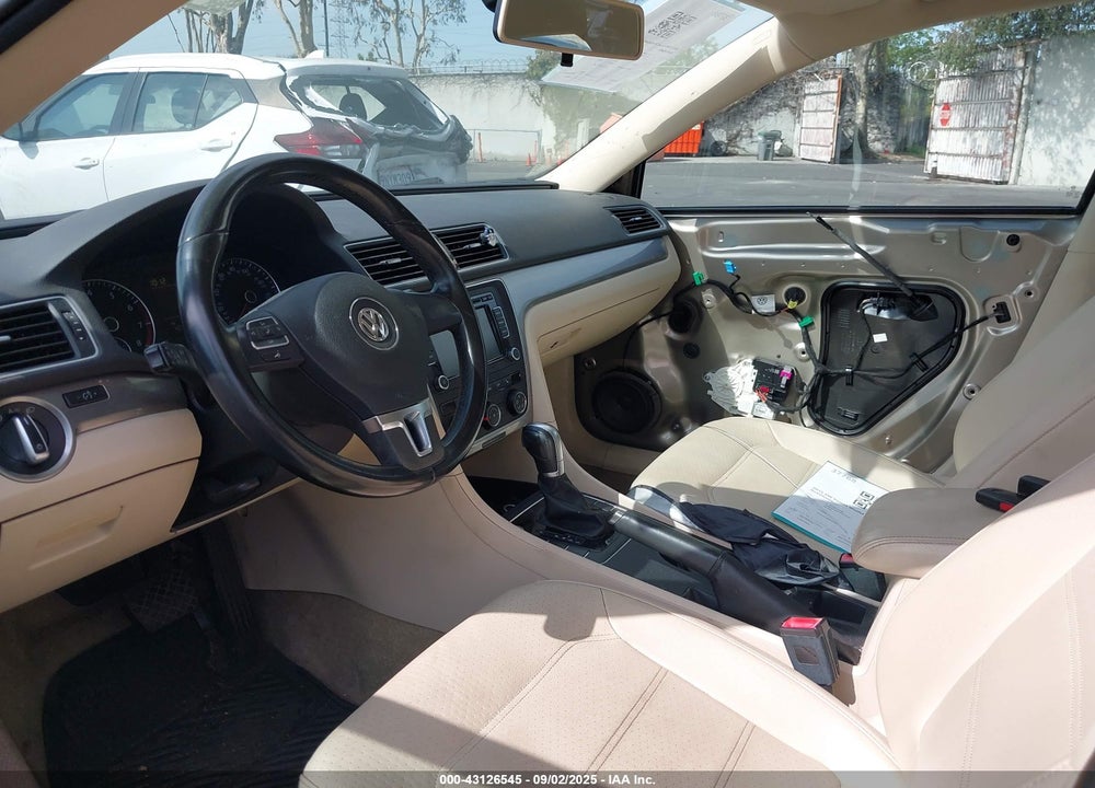 2015 VOLKSWAGEN PASSAT VIN: 1VWAS7A37FC077453
