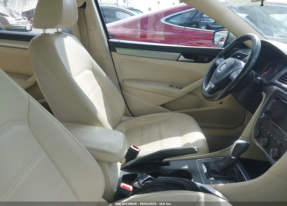 2015 VOLKSWAGEN PASSAT VIN: 1VWAS7A37FC077453