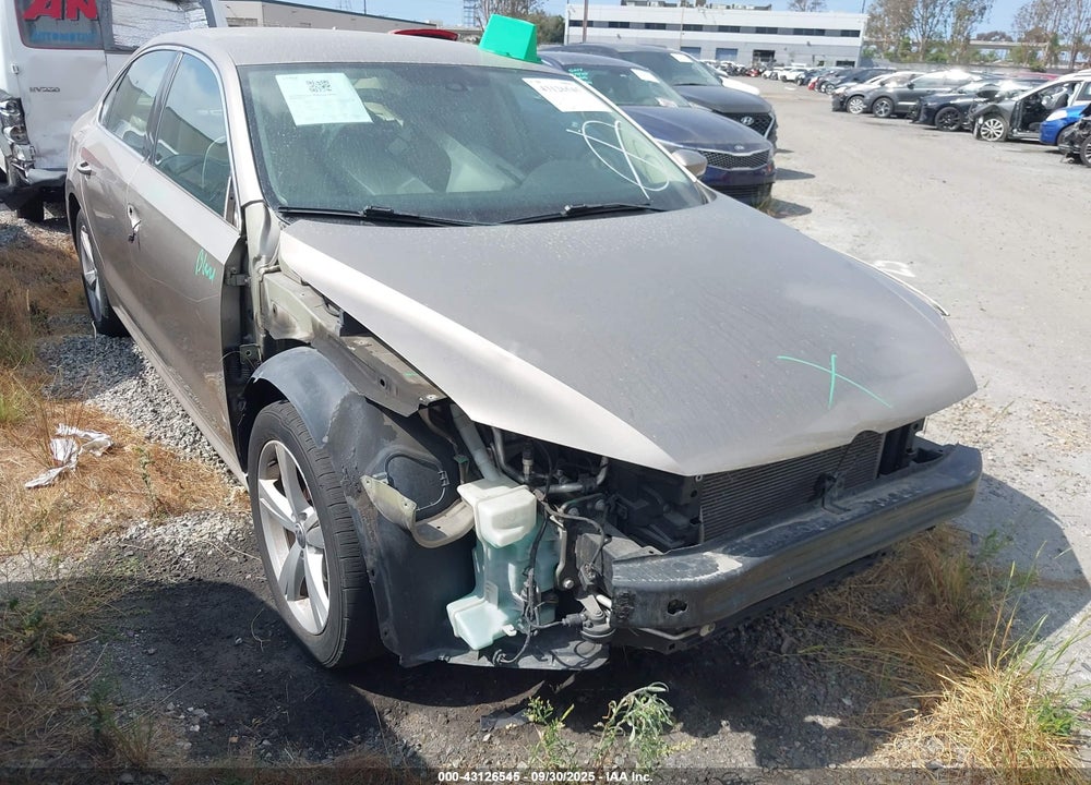 2015 VOLKSWAGEN PASSAT VIN: 1VWAS7A37FC077453