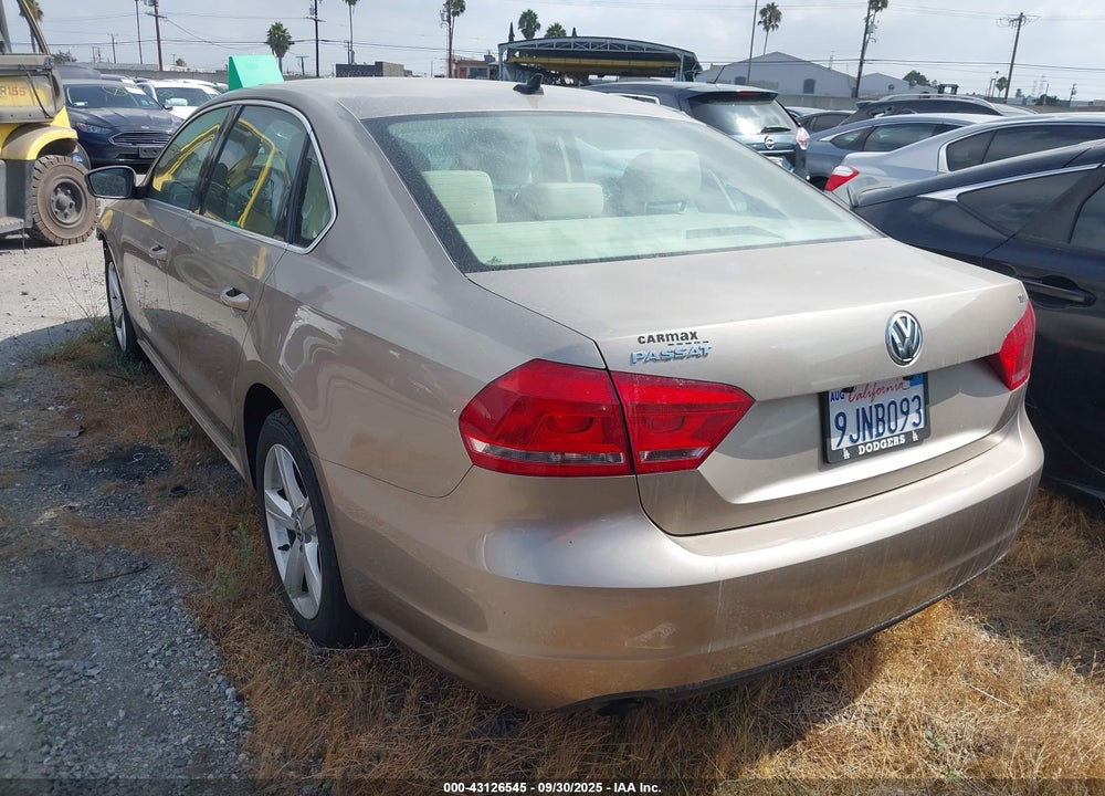 2015 VOLKSWAGEN PASSAT VIN: 1VWAS7A37FC077453