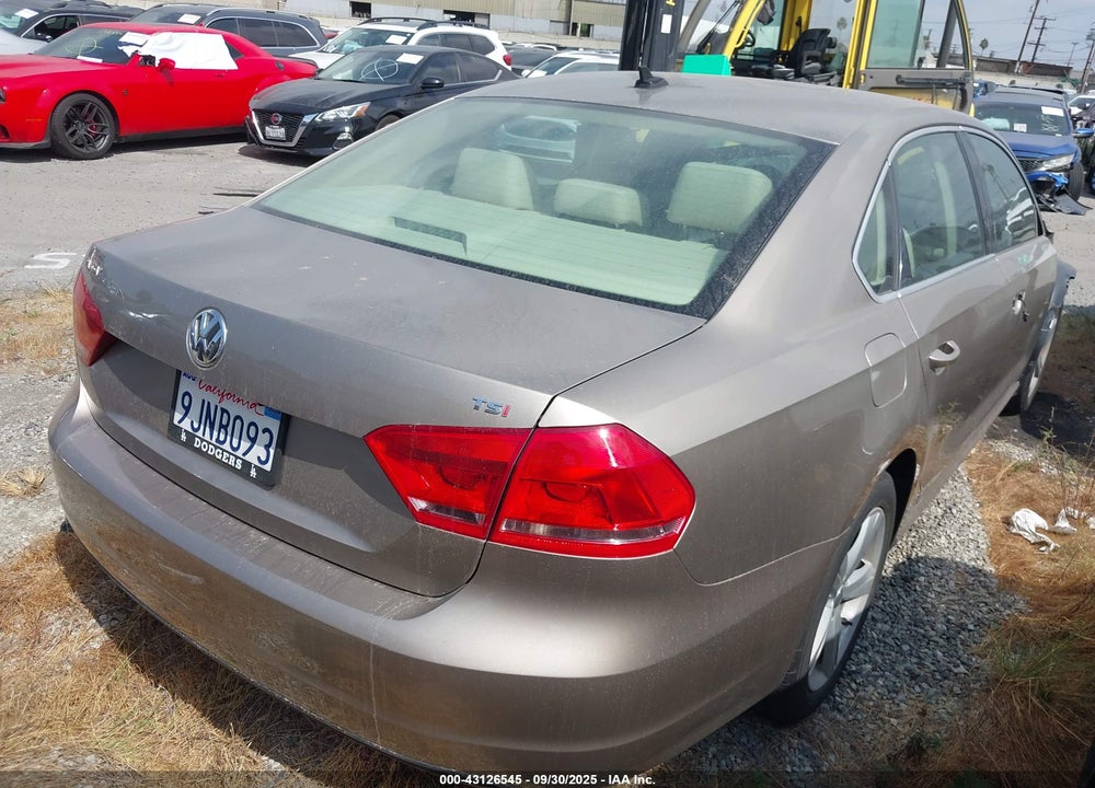 2015 VOLKSWAGEN PASSAT VIN: 1VWAS7A37FC077453