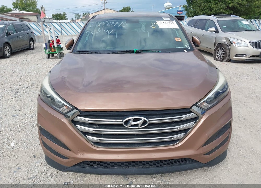 2017 HYUNDAI TUCSON VIN: KM8J23A40HU389045