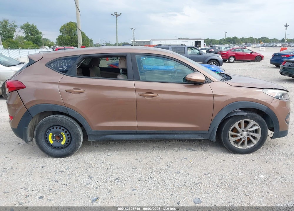 2017 HYUNDAI TUCSON VIN: KM8J23A40HU389045
