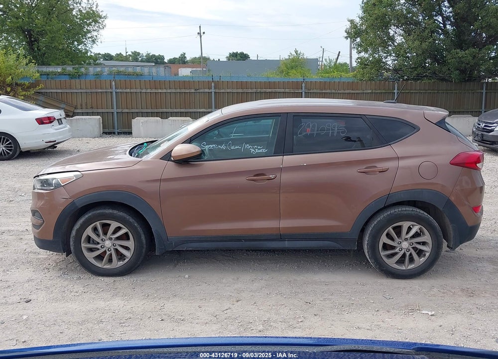 2017 HYUNDAI TUCSON VIN: KM8J23A40HU389045