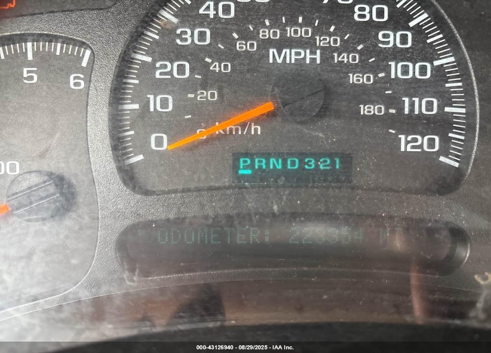 2005 CHEVROLET SUBURBAN K1500 VIN: 3GNFK16Z35G100958