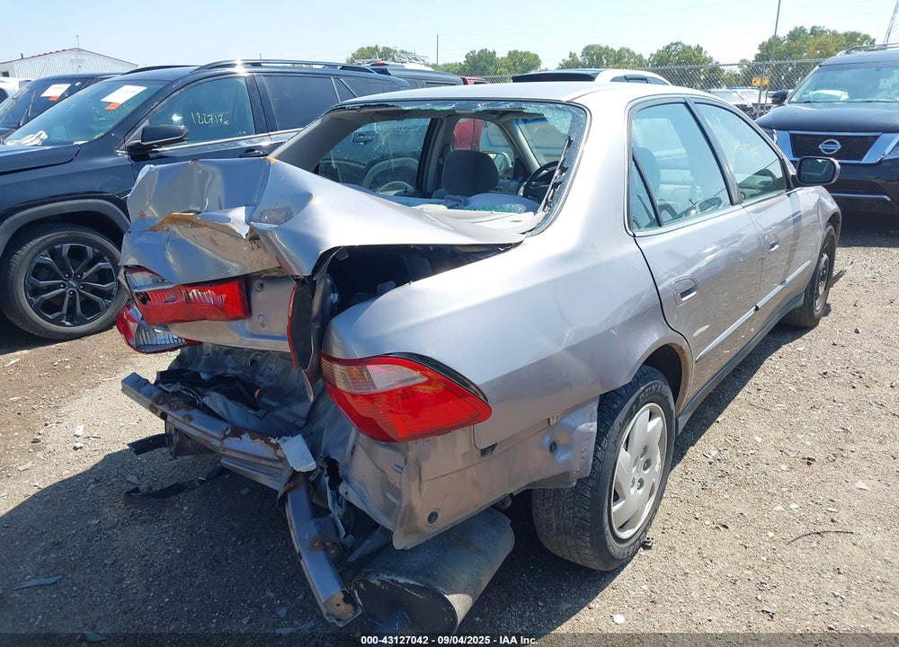 2000 HONDA ACCORD 3.0 LX VIN: 1HGCG1649YA062626