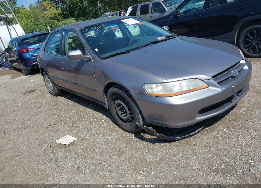 2000 HONDA ACCORD 3.0 LX VIN: 1HGCG1649YA062626