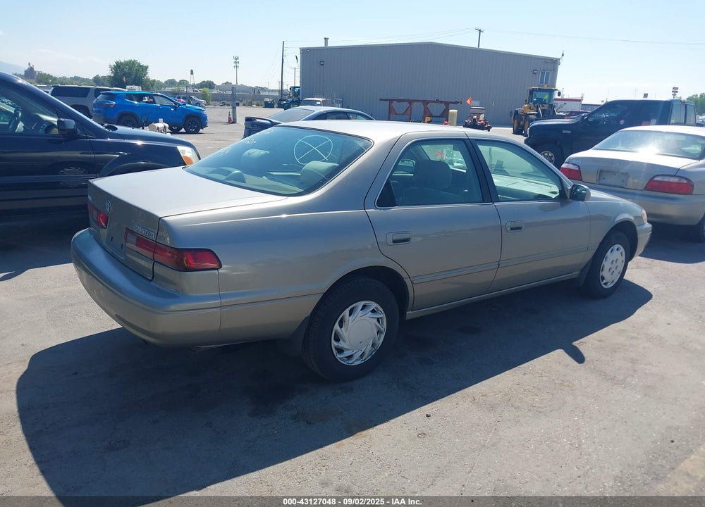 1997 TOYOTA CAMRY LE VIN: 4T1BG22K4VU128557