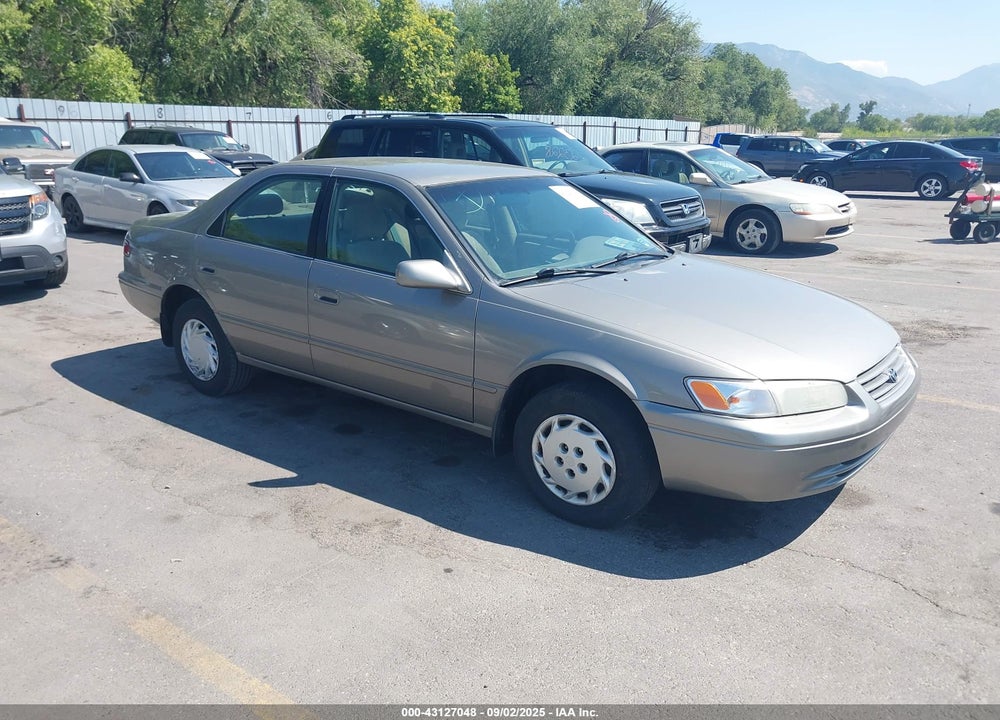 1997 TOYOTA CAMRY LE VIN: 4T1BG22K4VU128557