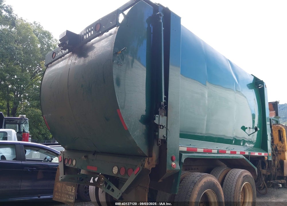2009 PETERBILT 320 VIN: 3BPZL00X09F719176