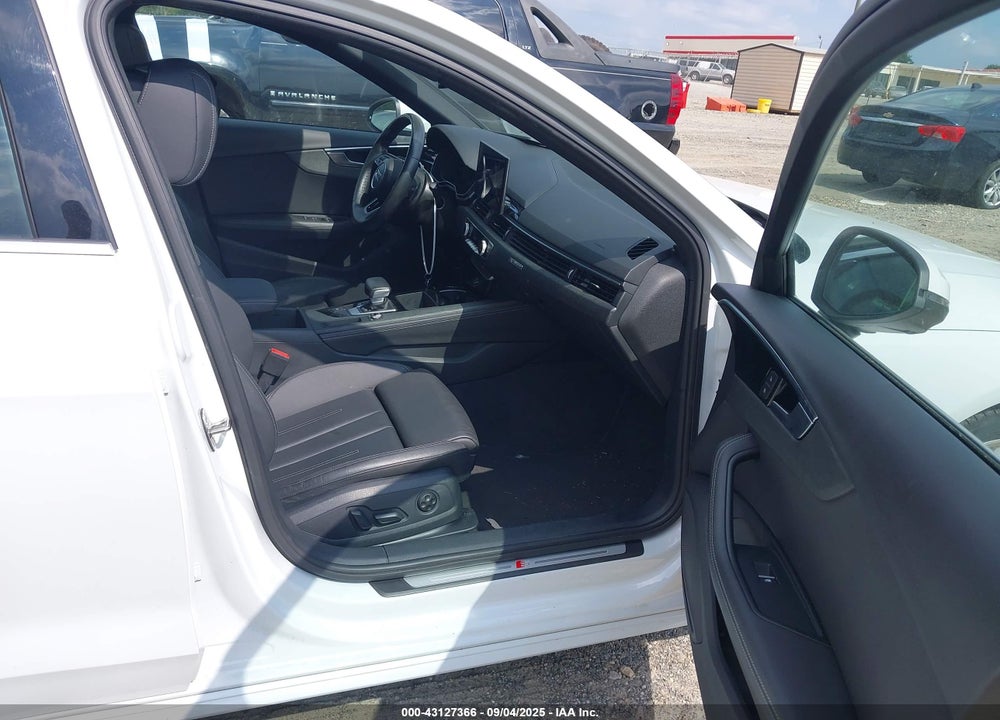 2022 AUDI A4 VIN: WAUEAAF49NN015008