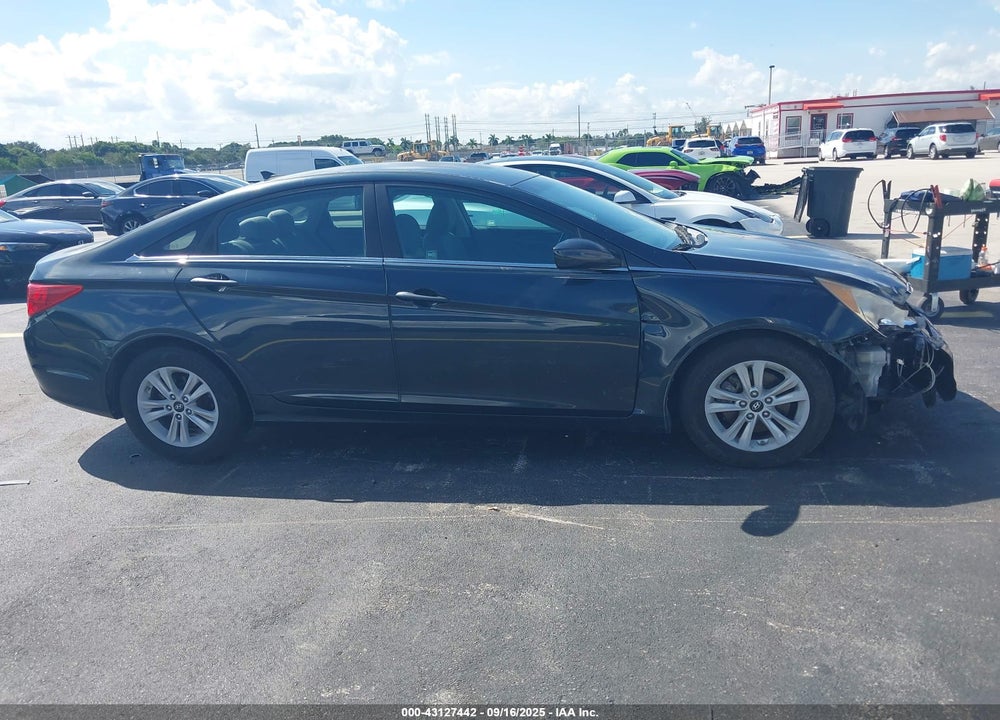 2011 HYUNDAI SONATA VIN: 5NPEB4AC1BH012955