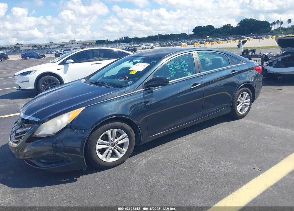 2011 HYUNDAI SONATA VIN: 5NPEB4AC1BH012955