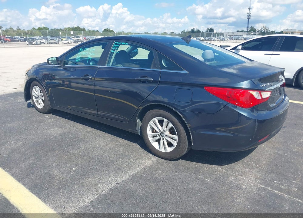 2011 HYUNDAI SONATA VIN: 5NPEB4AC1BH012955