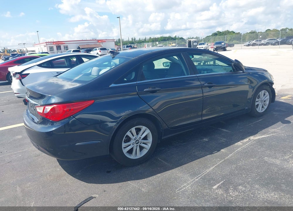 2011 HYUNDAI SONATA VIN: 5NPEB4AC1BH012955
