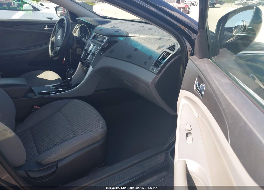 2011 HYUNDAI SONATA VIN: 5NPEB4AC1BH012955