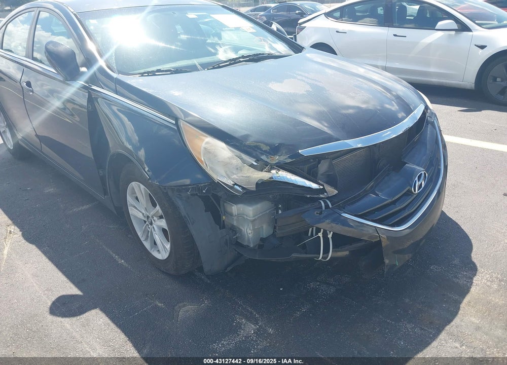 2011 HYUNDAI SONATA VIN: 5NPEB4AC1BH012955